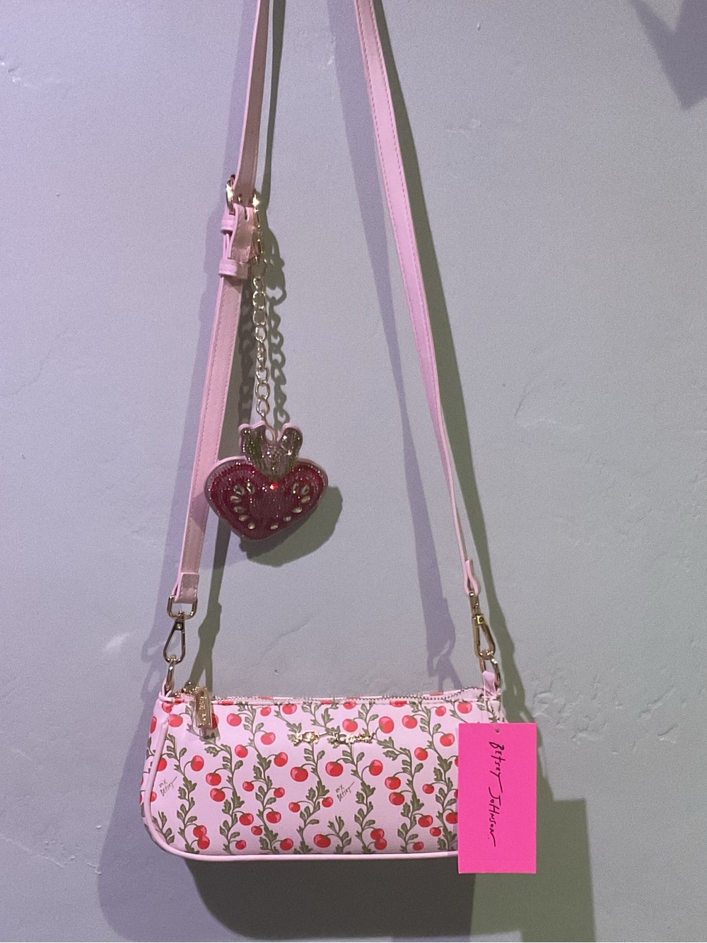 NWT Betsey Johnson XOminny Tomato Vine Print Pink Crossbody Bag with Heart Charm